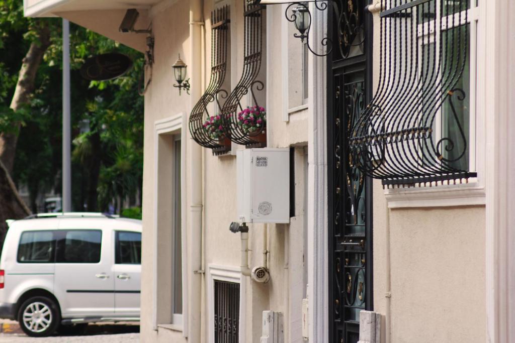 Uyar Apt Istambul