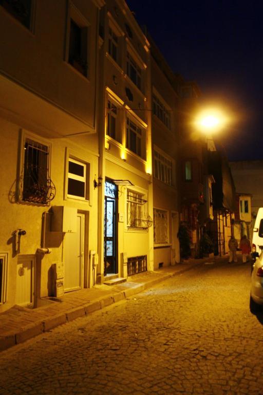 Uyar Apt Istambul